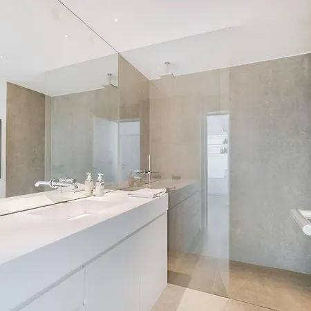 Marina 23b לאגוּ‏ש